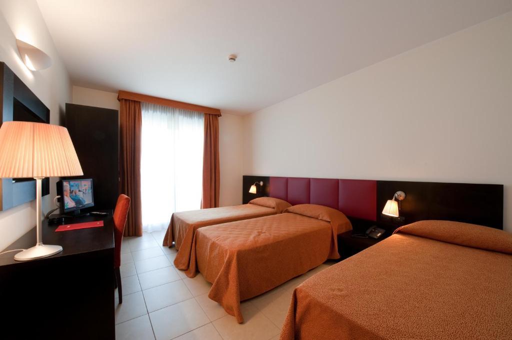Hotel Parlapa 奥皮纳诺 外观 照片
