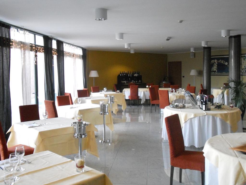 Hotel Parlapa 奥皮纳诺 外观 照片