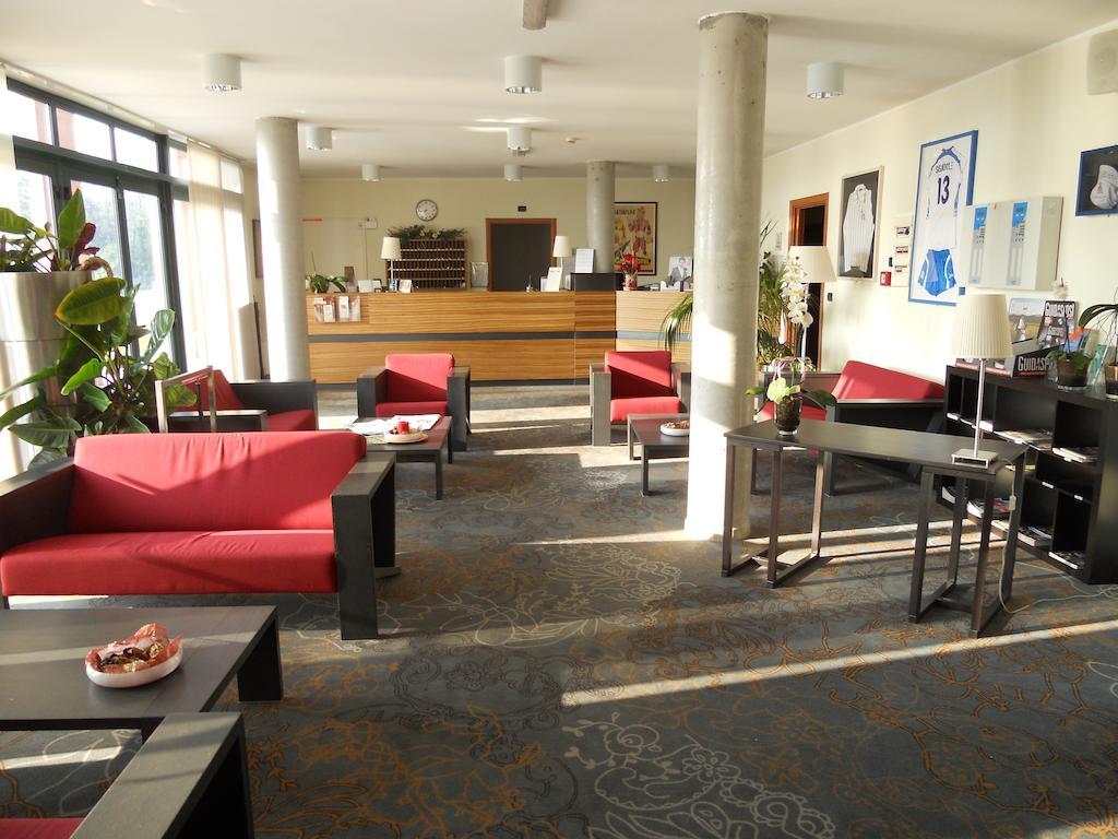 Hotel Parlapa 奥皮纳诺 外观 照片
